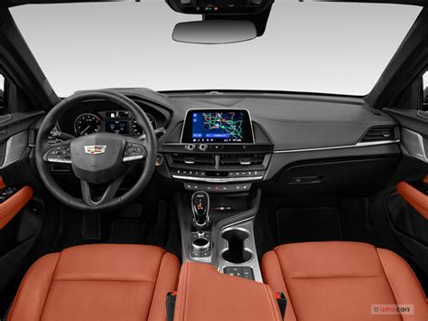 2021 Cadillac CT4: 22 Interior Photos | U.S. News & World Report