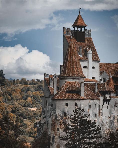 Transylvania’s best known castle – Bran. Dracula, vampires and all thing unholy come to your ...