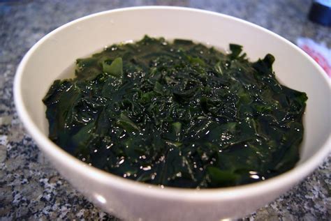 Korean Seaweed Soup Recipe – 미역국