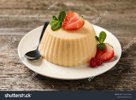 4,971 Semolina pudding Images, Stock Photos & Vectors | Shutterstock