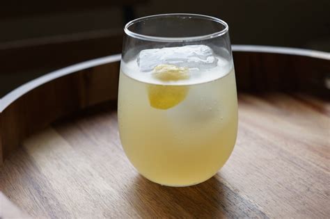 Shochu Cocktail Recipe: Yuzu Pop - Nankai Shochu