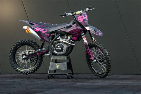 Husqvarna 'Pulse Pink' Graphics Kit – OMXGraphics