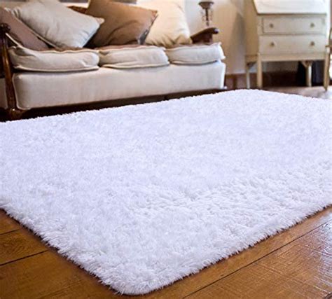 10 Super Soft White Fluffy Rugs For The Bedroom - Homeluf.com