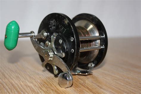 Vintage Penn Fishing Reel - FISHING ROT