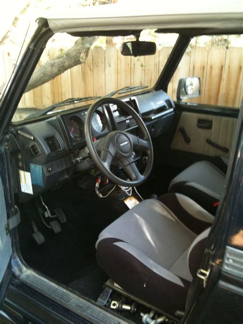 Suzuki Samurai Interior