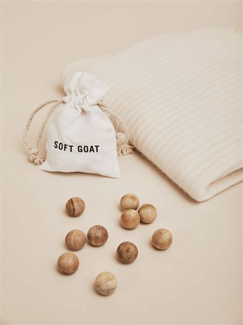 Bag with Camphor Balls - High quality knitwear