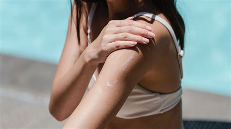 Sunscreen for Oily skin: What should it contain? – Minimalist