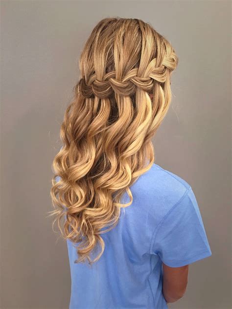 21 Excellent Homecoming Long Hairstyles voor dames #dames #excellent #hairstyles #homec… | Cute ...