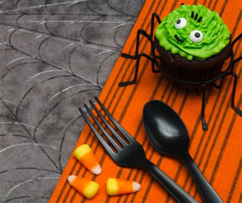 30+ Sweet & Spooky Halloween Dessert Table Ideas