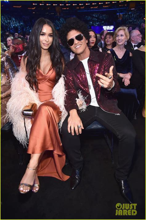 Bruno Mars Couples Up With Girlfriend Jessica Caban at Grammys 2018!: Photo 4023007 | Bruno Mars ...