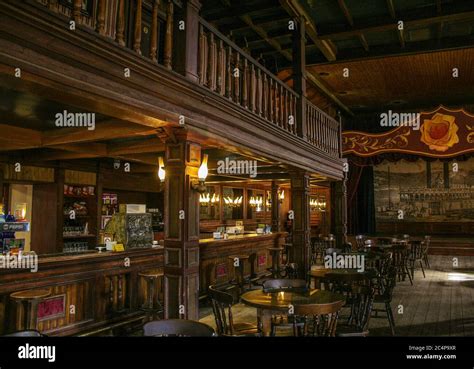 Wild west saloon interior hi-res stock photography and images - Alamy