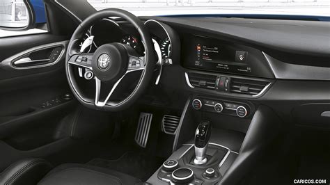 Alfa Romeo Giulia Veloce | 2017MY | Interior