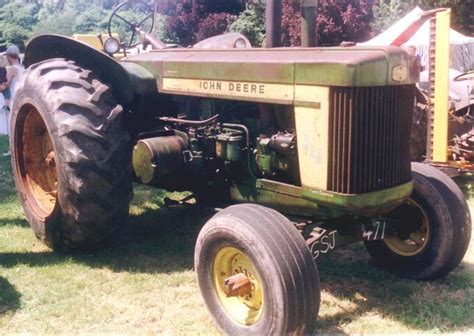 John Deere Model 820 Tractor 1957 View 2