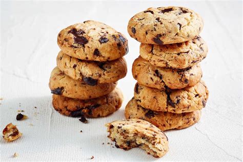 Refined sugar-free chocolate chip cookies