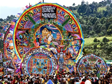 Festivals – All Saints Day (Giant Kites Festival) – STP Guatemala – Tour Operador