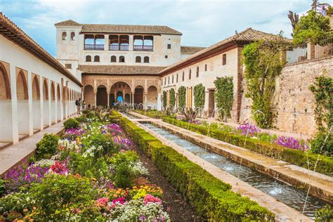 Private Alhambra & Generalife Gardens Visit with a Historian, Granada | kimkim