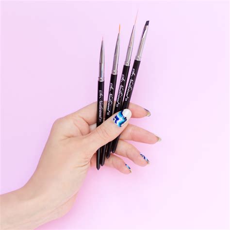 SoNailicious Brush 02 NEEDLE - Liner Nail Art Brush - SoNailicious Boutique