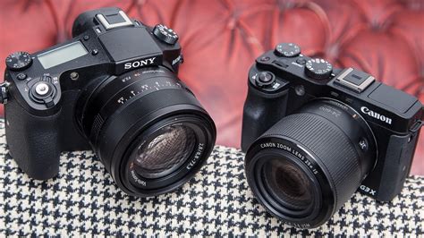 Battle of the Superzooms: Canon G3X vs. Sony RX10 Mark II