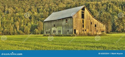 Autumn Barn Old Farm stock photo. Image of sunset, columbia - 6505504