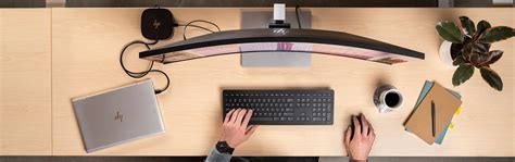 Top 5 Reasons to Buy a Curved PC Monitor