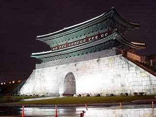 File:Jangan Gate - Hwaseong Fortress - Nighttime western view - 2008-10-23.JPG - Wikipedia