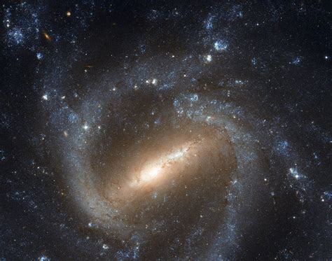 This Awesome Photograph Of A Spiral Galaxy Gives Us A Glimpse Into Cosmic History - Business Insider