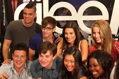 File:Glee cast.jpg - Wikimedia Commons