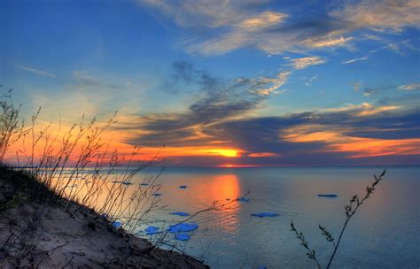 Sunset, Lake Superior, Michigan, USA | Pictured rocks national ...