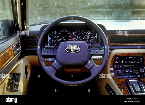 1986 Jaguar XJ6 Sovereign saloon interior in Scotland Stock Photo - Alamy