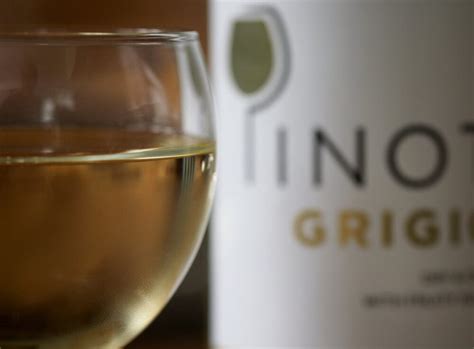 The 5 Best Dry White Wine Brands - DrinkStack