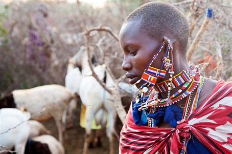 Maasai Clothing & Jewelry: What do the colors mean?