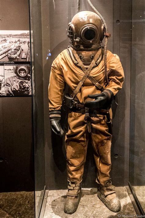 Old Diving suit | Deep sea diver art, Deep sea diving suit, Deep sea diver