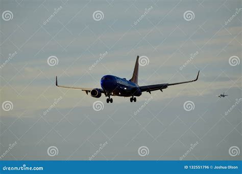 Southwest Airlines Airplane Landing on Runway Editorial Photo - Image of airplane, airliners ...