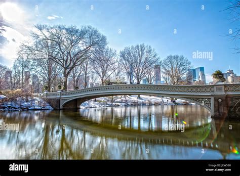 Bow Bridge in Central Park in Winter Stock Photo - Alamy