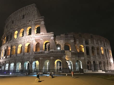 Coliseum at night : r/rome