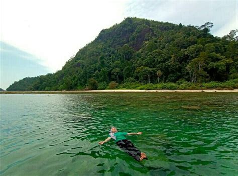 Menjelajahi Pesona Gugusan Pulau Mandeh Sumatera Barat | Annafi Muja