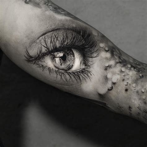 Realistic Eye Tattoos: Everything You Need to Know - CTMtattoo