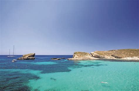 Blue Lagoon in Comino Island - Malta Travel Guide, Travel Guide Malta Gozo