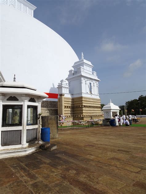 Anuradhapura - Ruwanwelisaya Stupa (3) | Anuradhapura | Pictures | Sri Lanka in Global-Geography