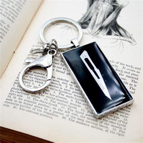 Cool Keychain for Surgeon With Real Scalpel Surgical Blade - Etsy UK