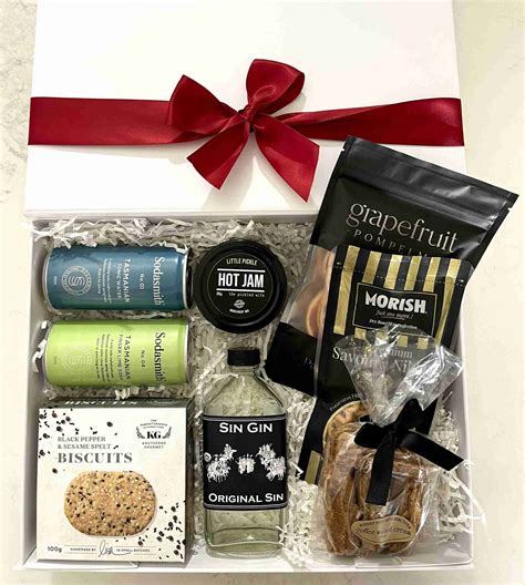 Gin Lovers Christmas Gift Hamper – Luxxe Hampers