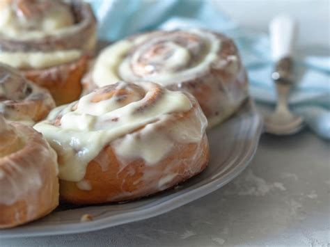 Copycat Cinnabon Frosting Recipe | CDKitchen.com