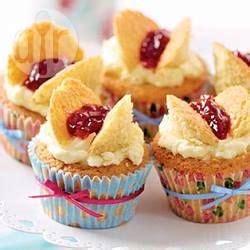 Beautiful butterfly buns | Recipe | Baking, Mini dessert recipes ...