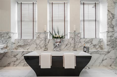 Dark Indulgence: 18 Black Bathtubs for a Stylish, Dashing Bathroom!