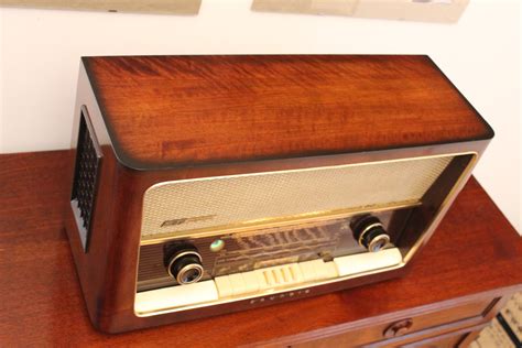 Grundig 3028 – Antica Radio