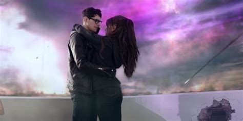 Ariana Grande's 'One Last Time' Music Video Will Make Nickelodeon Fans Nostalgic | HuffPost