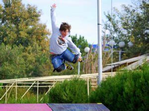 3 Roller Skating Tricks to Learn This Summer - Rainbow Rink