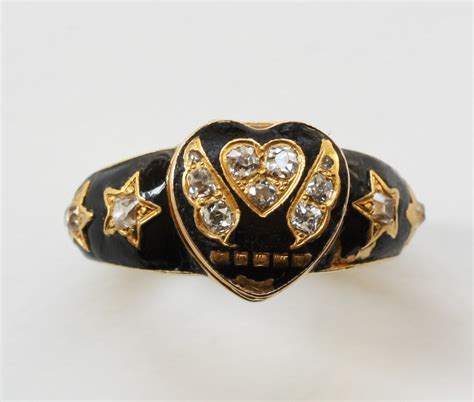 gold heart shaped locket ring - Inez Stodel