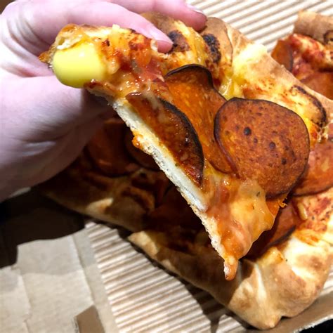 Review: Vegan Stuffed Crust at Pizza Hut (Baker Street Branch) – Coastal Vegans