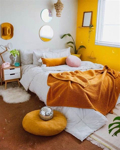 Bright and Cheerful Yellow Bedroom Decor Ideas